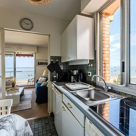 Apartment - Acces Plage, T2 Avec Balcon Et Parking - Fr-1-433-2 *