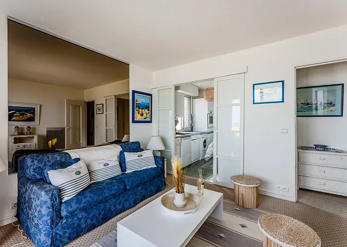 - Acces Plage, T2 Avec Balcon Et Parking - Fr-1-433-2 *